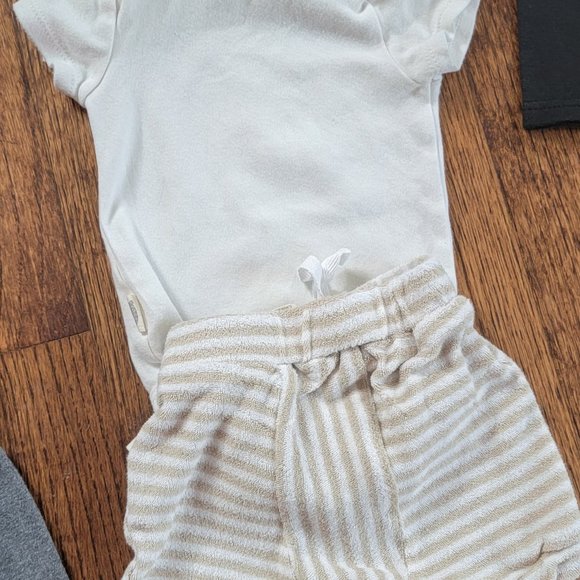 BOY NEWBORN & 0-3 TOPS & PANTS/SHORTS SETS OR SEPARATES 12pc LOT GREAT CONDITION - Picture 12 of 13